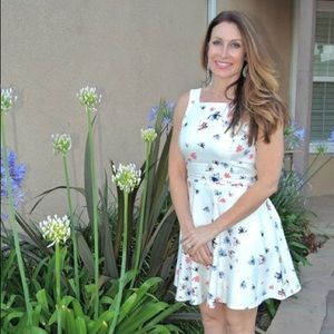 Club Monaco white floral dress with cut out back